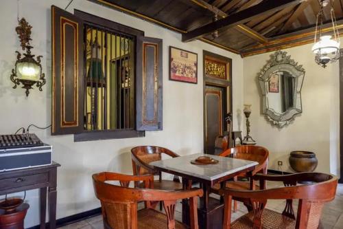 Facilities, Cakra Homestay Solo Mitra RedDoorz in Surakarta