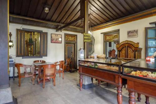 Exterior view, Cakra Homestay Solo Mitra RedDoorz in Surakarta