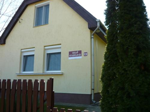 . Holiday home Sellő Vendégház
