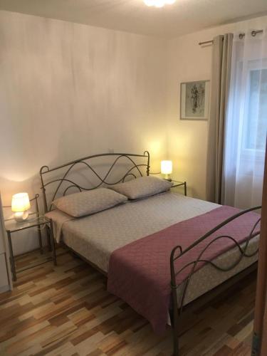 Apartments Salona - image 14