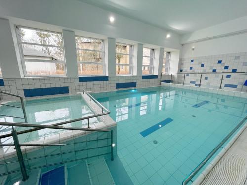 Úszómedence, Kompleks Sanatoryjno-Hotelowy MARKIEWICZ in Ciechocinek városközpont