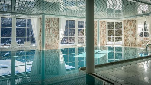 สปา, Villa Bostele with Five Bedrooms, Indoor Pool, Two Saunas & Garage in บาด ไคลน์คีชไฮม์