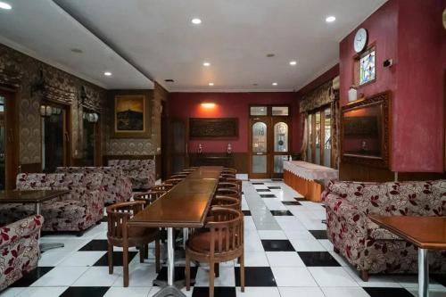 Exterior view, Puri Saras Bintaro Syariah Mitra RedDoorz in Karang Tengah