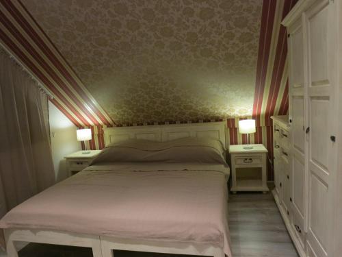 Vilka Relax – Podhajska, CA