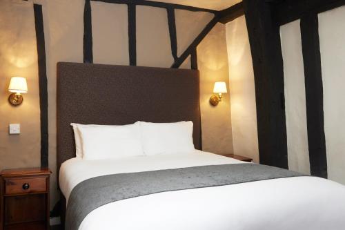 Bull Hotel by Greene King Inns - Accommodation - Halstead