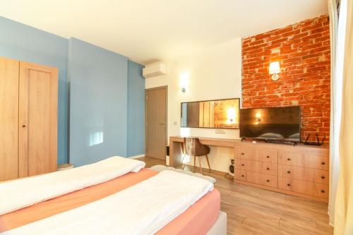 1 BR Wine Journey 3