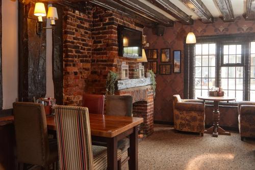 Bull Hotel by Greene King Inns - image 4