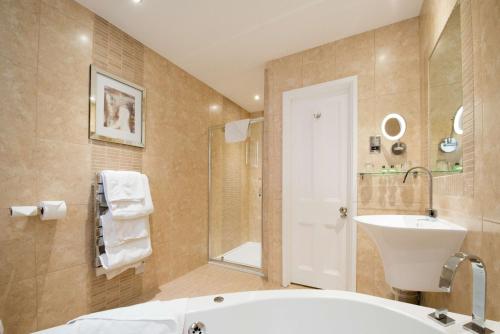 Best Western Plus Burlington Hotel - image 8