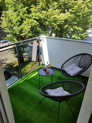 One-Bedroom Apartment image 10