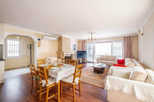 BODRUM BURCU VILLA , Magnificent Sea View, Cozy, Free Otopark, Free Wifi in Yokubasi