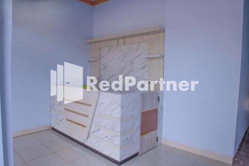 Lobby, Hotel Rai Palopo Exclusive Syariah Mitra RedDoorz in Bua
