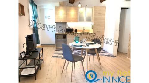 ApartHotel Riviera - ISTRIA 1- Old town Promenade des Anglais - Superbe Appartement Superior 2 Pièces AC, Nicea
