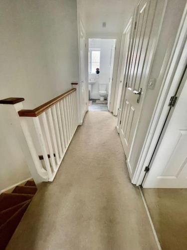 Pub/Lounge, Tranquil Haven: 3-BR House in Lee Chapel North