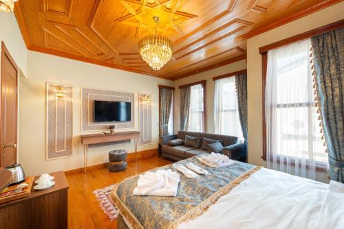 Deluxe Triple Room image 4
