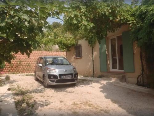 Maison Martigues La Couronne 100 m de la mer au calme 6 personnes