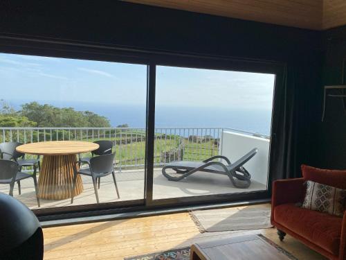 LUZZ me - Casa das Doze Ribeiras in โดเซ ริเบย์ราส