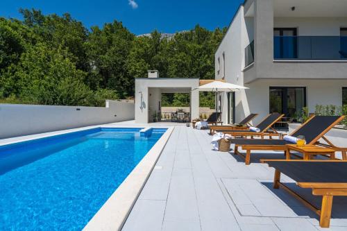 NEW! 3-bedroom villa Pera with heated pool, 7km from beach - Accommodation - Gata