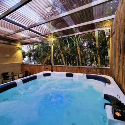 Hot tub, Galilee Triple Terrace in Tiberias