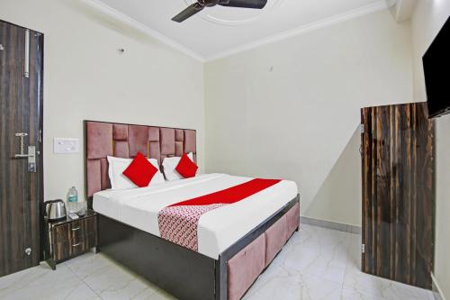 Flagship Hotel SKY Residency Near PVR Vikaspuri Delhi