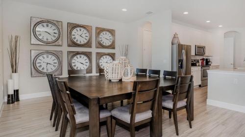 6008 Oak Green in Davenport, USA