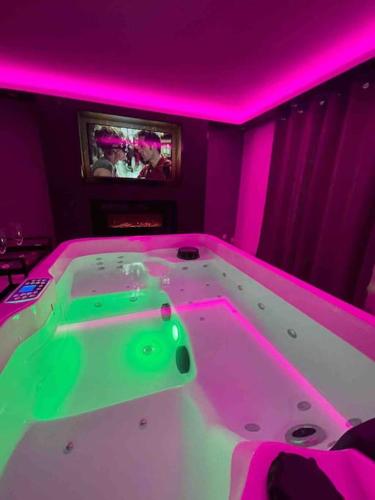 Suite avec Jacuzzi privé 20min de Paris