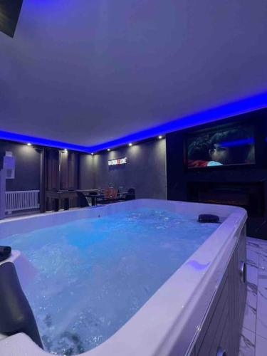 Suite avec Jacuzzi privé 20min de Paris