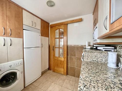 Cozy Center Apartment - image 4