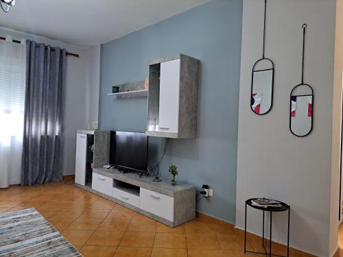 One-Bedroom Apartment Near U.S. Embassy, Tirana (photo 3)