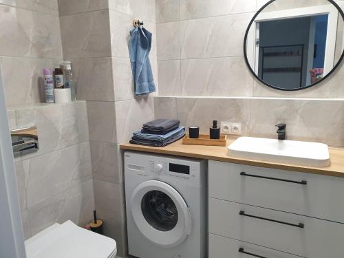 TOTU TODAY-STARA CEGIELNIA APARTAMENTY, Faktura VAT, self check-in