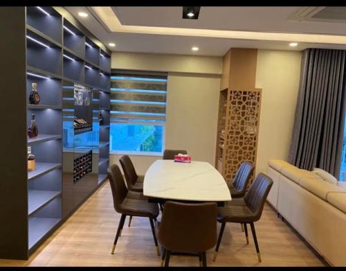 Căn hộ khép kín 3 phòng ngủ, 130 m2, nội thất cao cấp tại trung tâm Đà Nẵng