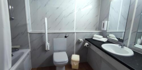 Single Room with Private Bathroom