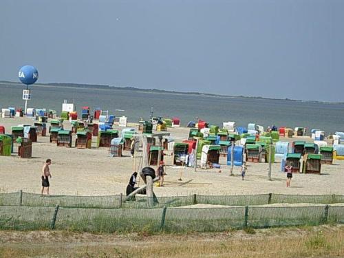 Nordsee-Ferienanlage-Wohnung-Helgoland 117m von Westeraccumersiel entfernt