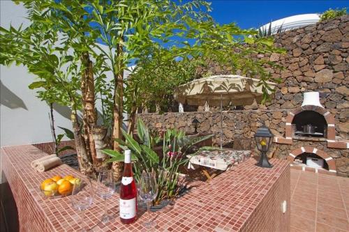 Charming Puerto Del Carmen Villa Antares 4 Bedrooms Private Pool and Close to the Old Town