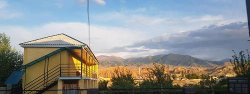 " UMAR " Guest house in Tong
