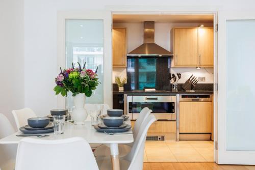 WelcomeStay Vauxhall St Georges Wharf 2 Bedroom Apartment