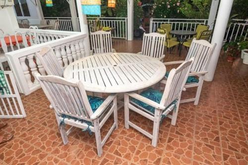 Ohana Guest House in Creve Coeur Terre Rouge