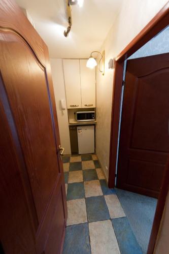 Studio Apartment image 1