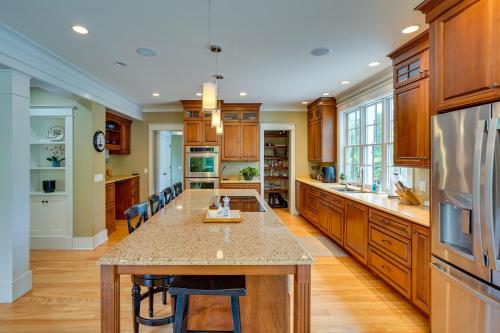 Stockbridge Retreat with Pool and Hot Tub! in Stockbridge (MA)