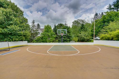 Stockbridge Retreat with Pool and Hot Tub!