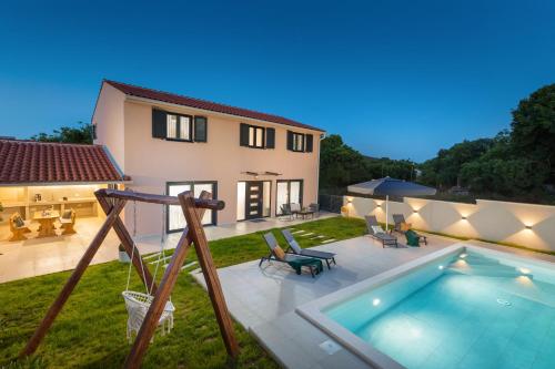 Villa Nodus - Accommodation - Bale