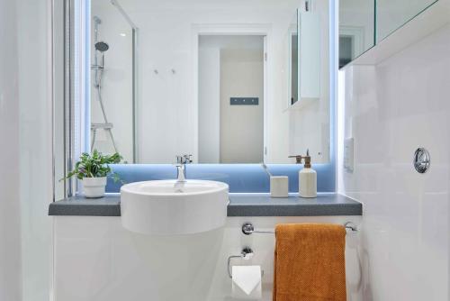 Shower, Argyl - Westfield Summer Budget Accommodation, Adults Only in Slateford