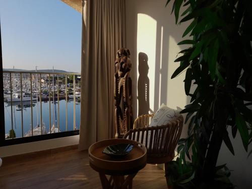 บริการและสิ่งอำนวยความสะดวก, Marina Bella in โคโกลิน