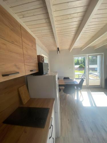 Dom wypoczynkowy Leśny Zakątek 1 nad jeziorem (Dom wypoczynkowy Lesny Zakatek 1 nad jeziorem) in โรบุญ