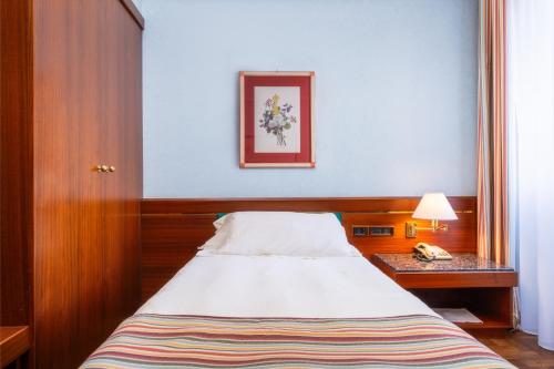 Hotel Crivi's, Милан (фото 9)
