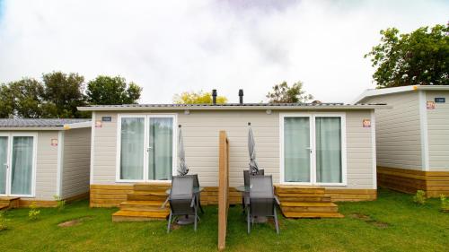 One-Bedroom Bungalow (2 Adults)