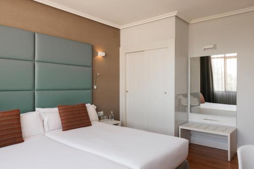 Hotel Pax Guadalajara - image 2