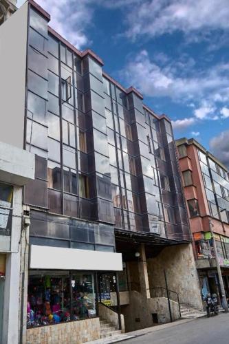 . HOTEL SUAREL CENTER