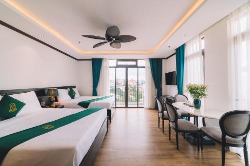 room detail thumbnail 0