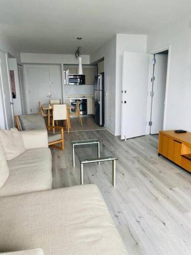 Beautiful Miami Beach Apart 1B in Hallandale Beach, USA