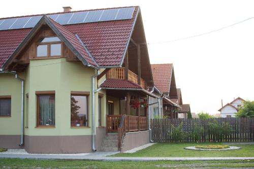 Székelyföldi családi ház (Szekelyfoldi csaladi haz) in Čičeu